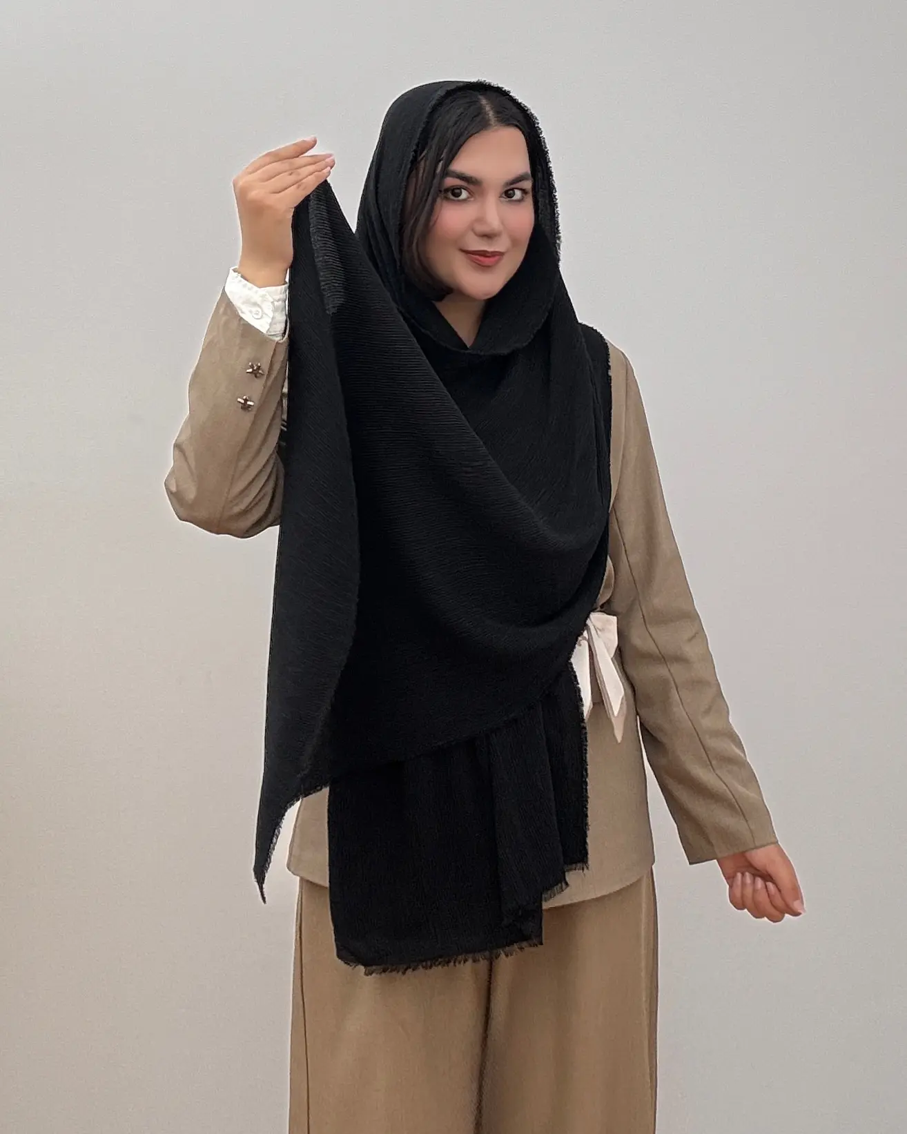 شال مشکی برشکا ساده